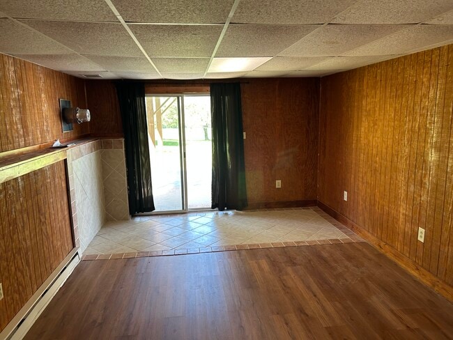 Building Photo - 1575 Slate Hill Rd