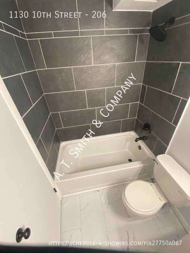 Building Photo - 1130 10th St