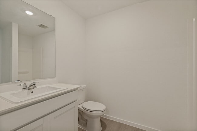Building Photo - 1037 Bishop Creek Dr