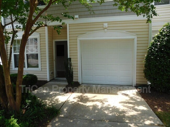 Primary Photo - 524 Elm Ave