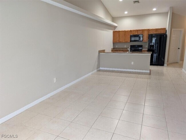 Building Photo - 3702 SE 9th Pl