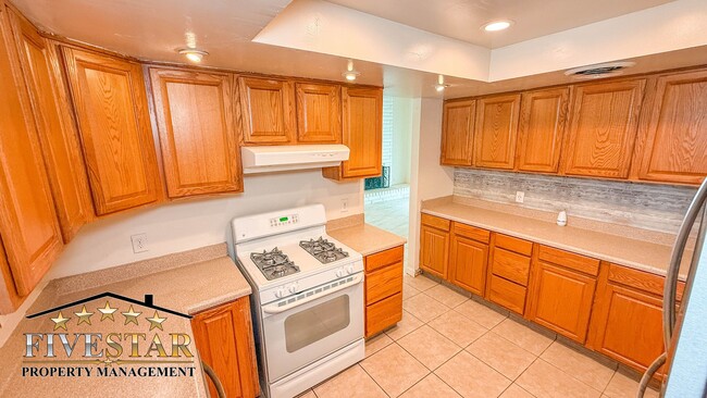 Building Photo - 7005 Quailwood Dr