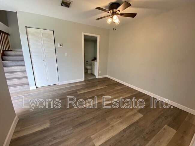 Building Photo - 1667 Park Meadows Dr