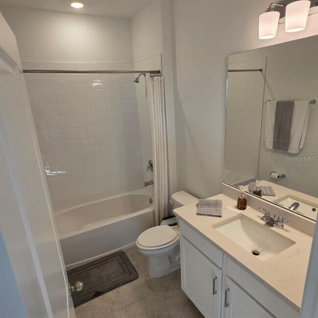 Building Photo - 2068 Asher Ave