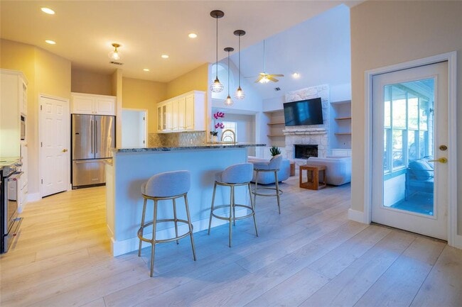 Building Photo - 18101 Montevista Cove