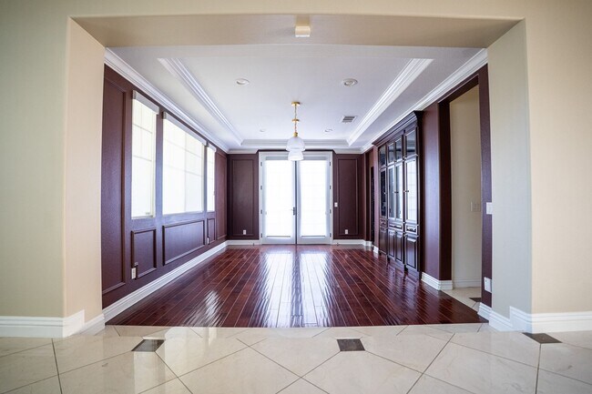 Building Photo - Exceptional estate Located In the highly desirable College Park Community.