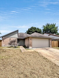 Building Photo - 2038 Woodland Hills Dr