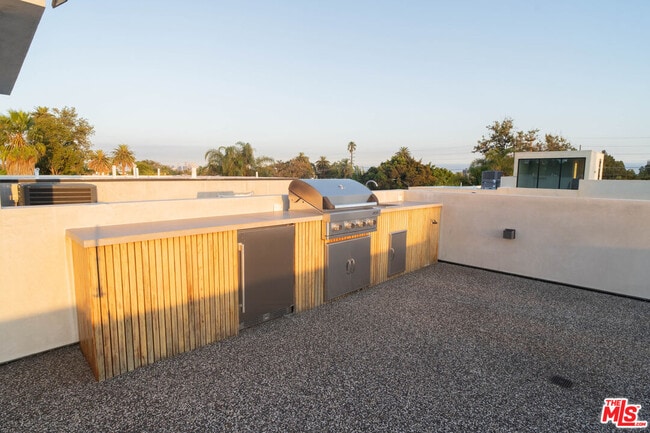 Building Photo - 829 N Ogden Dr