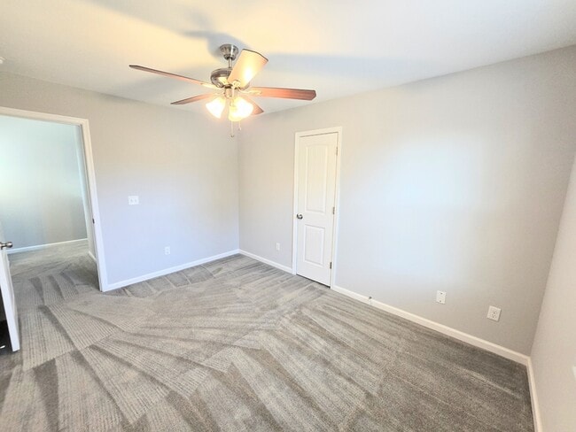 Building Photo - 625 River Creek Rd