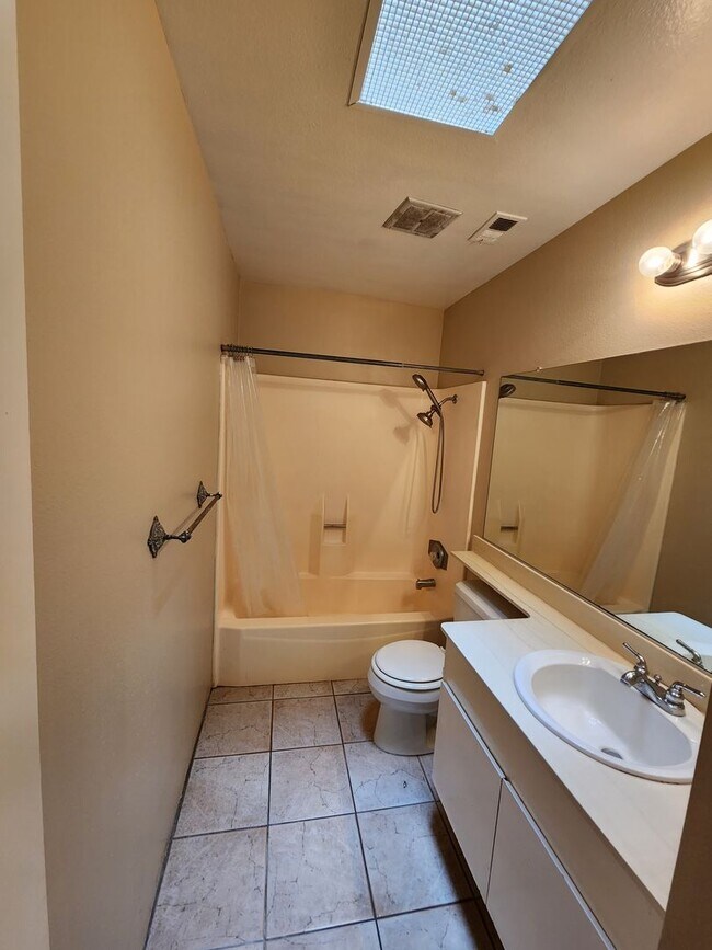 Building Photo - 3 Bed Condo in Rancho Bernardo