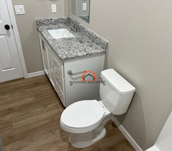 Building Photo - Brand new 2 bedroom 2 bath duplex