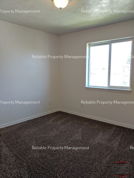 Building Photo - 685 John Adams Pky