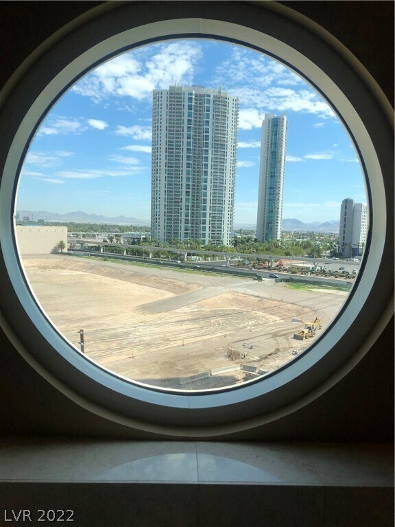 Building Photo - 2747 Paradise Rd