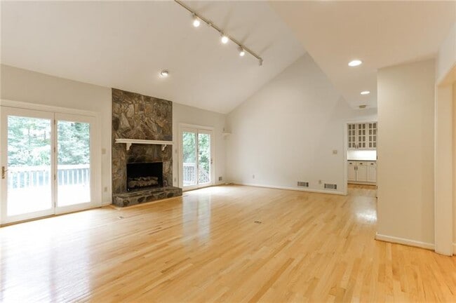 Building Photo - 55 Cameron Glen Dr NW