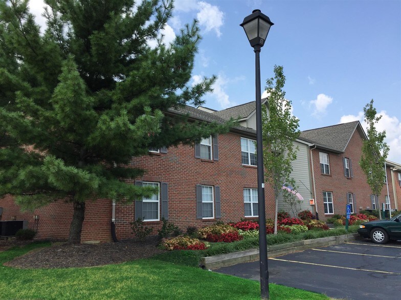 Greensview Apartments 4066 Greensview Dr Powell OH 43065 Apartment