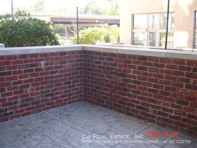 Building Photo - 2029 Grand Blvd