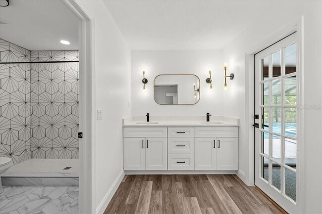 Building Photo - 11218 Creek View Dr