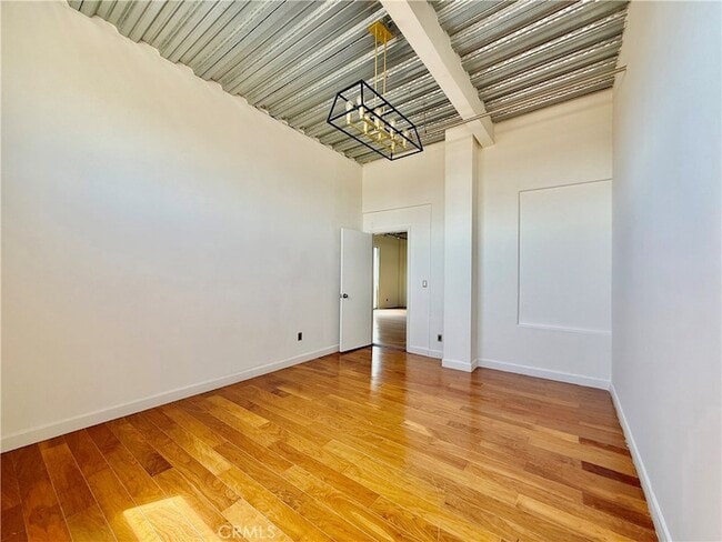 Building Photo - 312 W 5th St