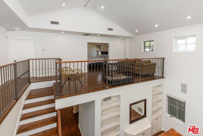 Building Photo - 1024 25th St