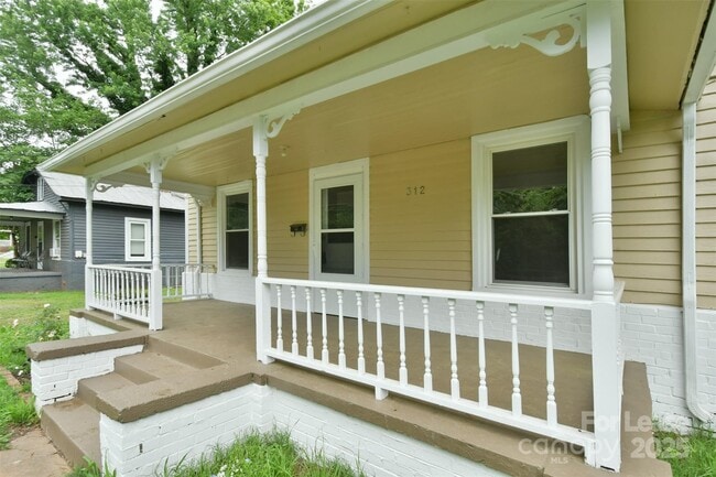 Building Photo - 312 Bost St