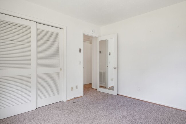 Building Photo - Charming 3 Bedroom Home with Tranquil Sett...