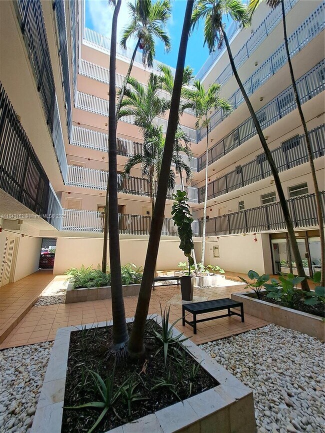 Building Photo - 100 Ocean Ln Dr