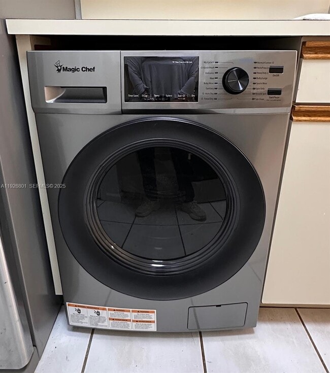 Building Photo - 2842 Coconut Ave