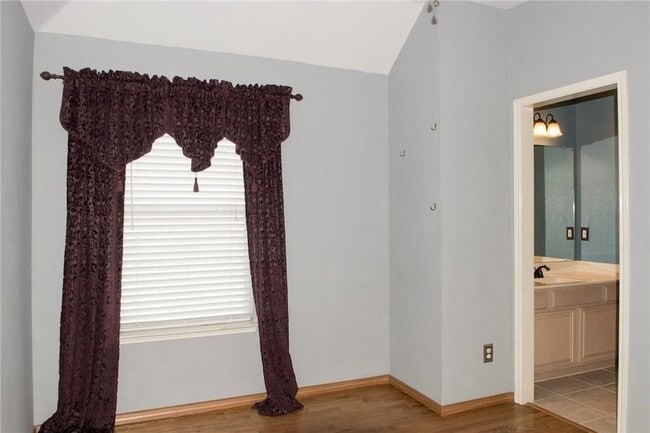 Building Photo - 2027 St Anne Dr