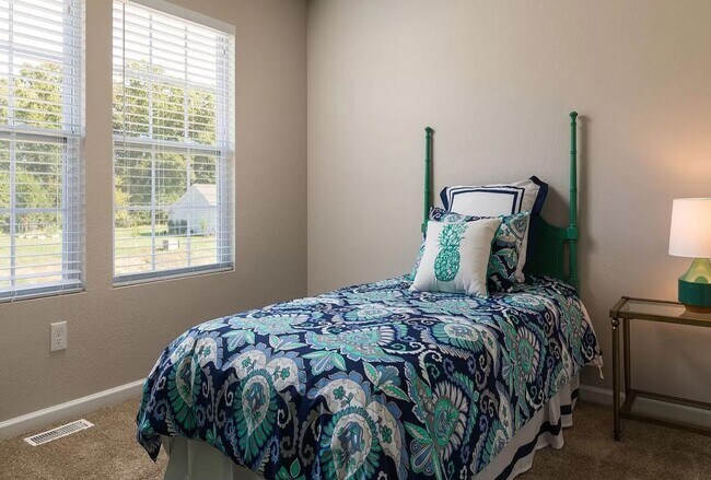 Building Photo - Newer Home near Outstanding Schools!