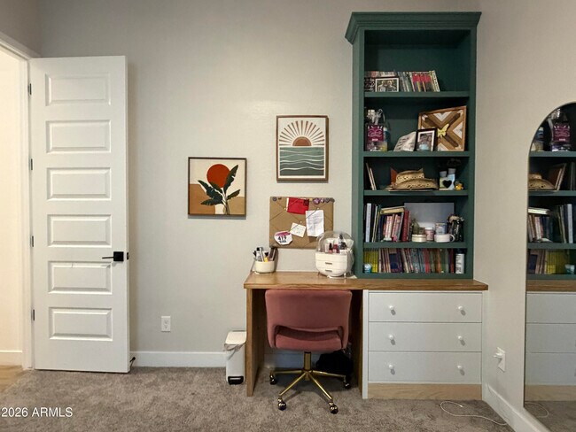 Building Photo - 10849 E Thunderbolt Ave