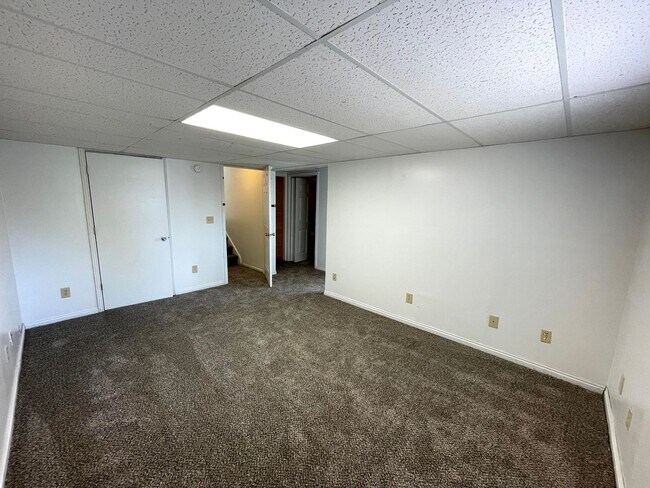 Building Photo - Great 4 Bed/3 Bath home in Layton