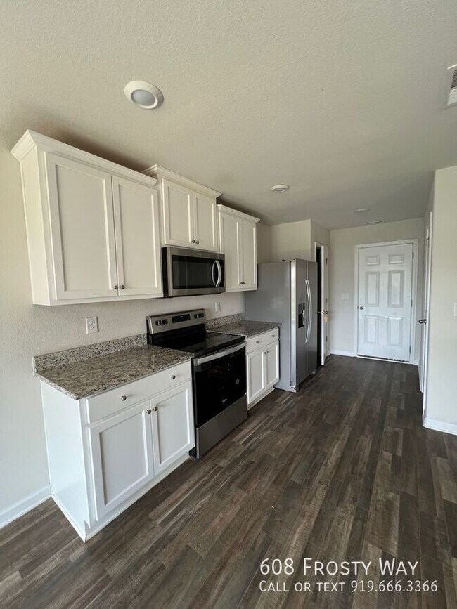 Building Photo - 608 Frosty Way