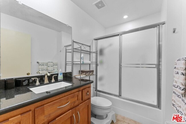 Building Photo - 612 S Barrington Ave