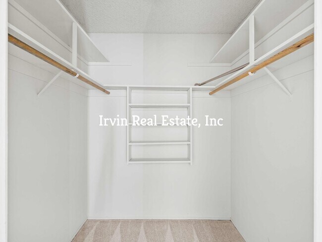 Building Photo - 2728 Oak Rd