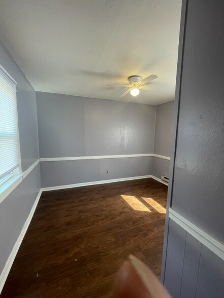 Building Photo - 115 Sycamore St