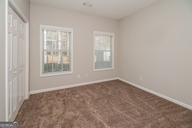 Building Photo - 329 Westhill Dr