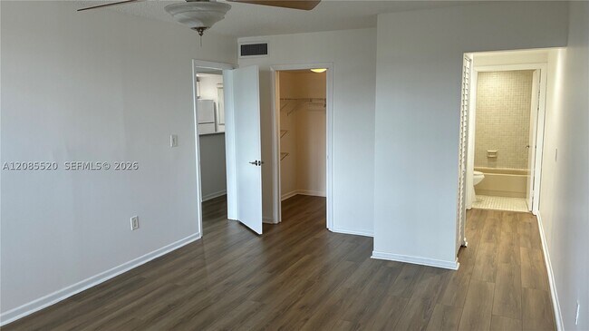 Building Photo - 10815 SW 112th St