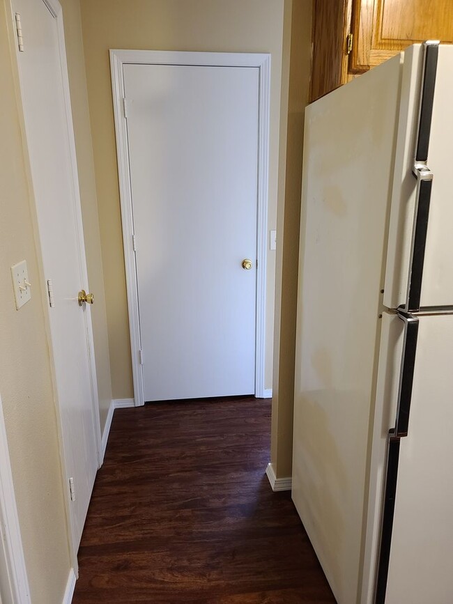 Building Photo - Magnolia Townhome