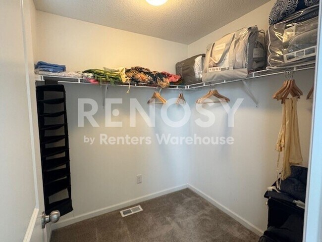 Building Photo - PRIME 3BD/2.5BA TOWNHOUSE IN MAPLE GROVE