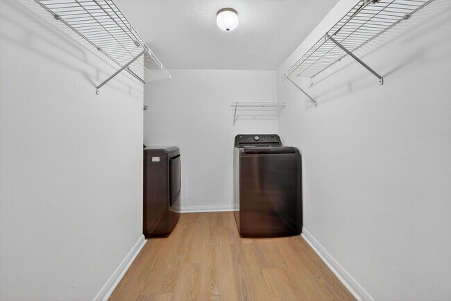 Building Photo - 6 Concourse Dr