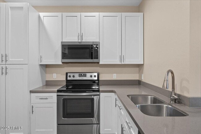 Building Photo - 1406 W Main St