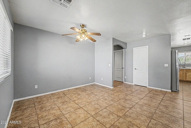 Building Photo - 11207 W Hopi St
