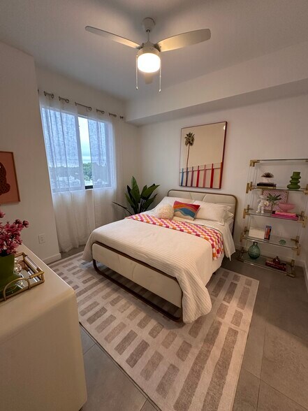 Building Photo - 1849 Madison St