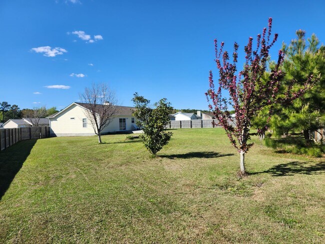 Building Photo - 407 S Grazing Ct