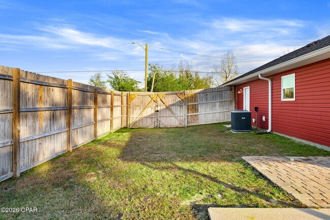 Building Photo - 702 Michigan Ave