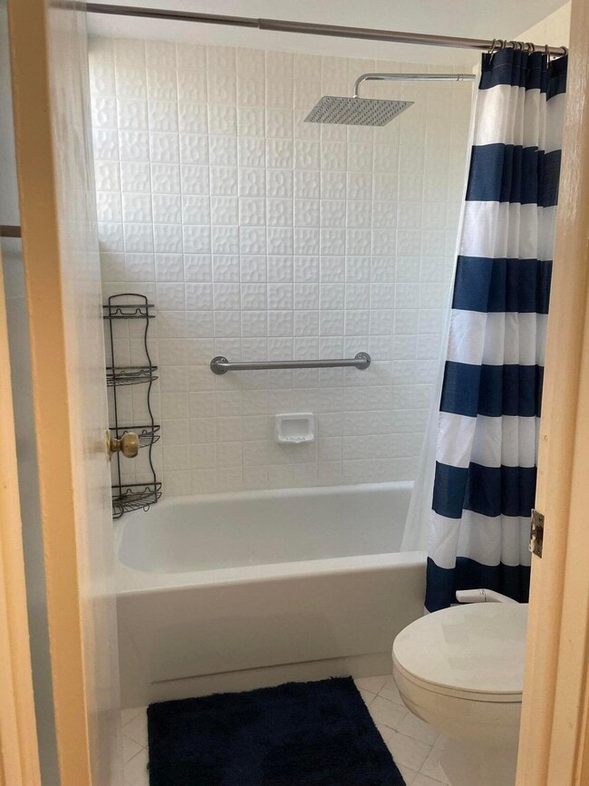 Building Photo - 1592 Springside Dr