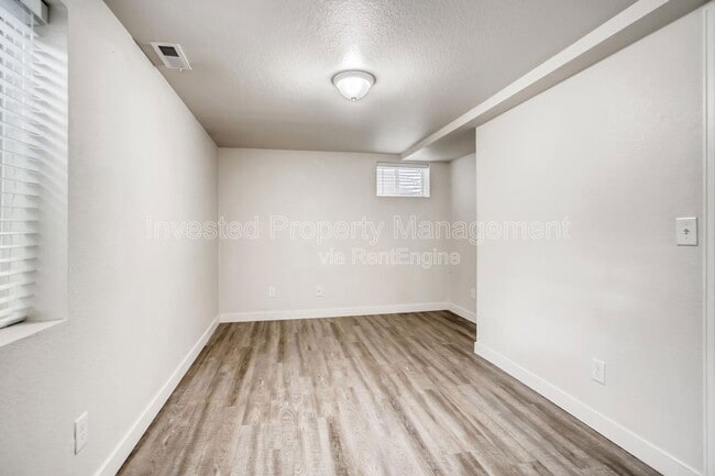 Building Photo - 172 S Cody St