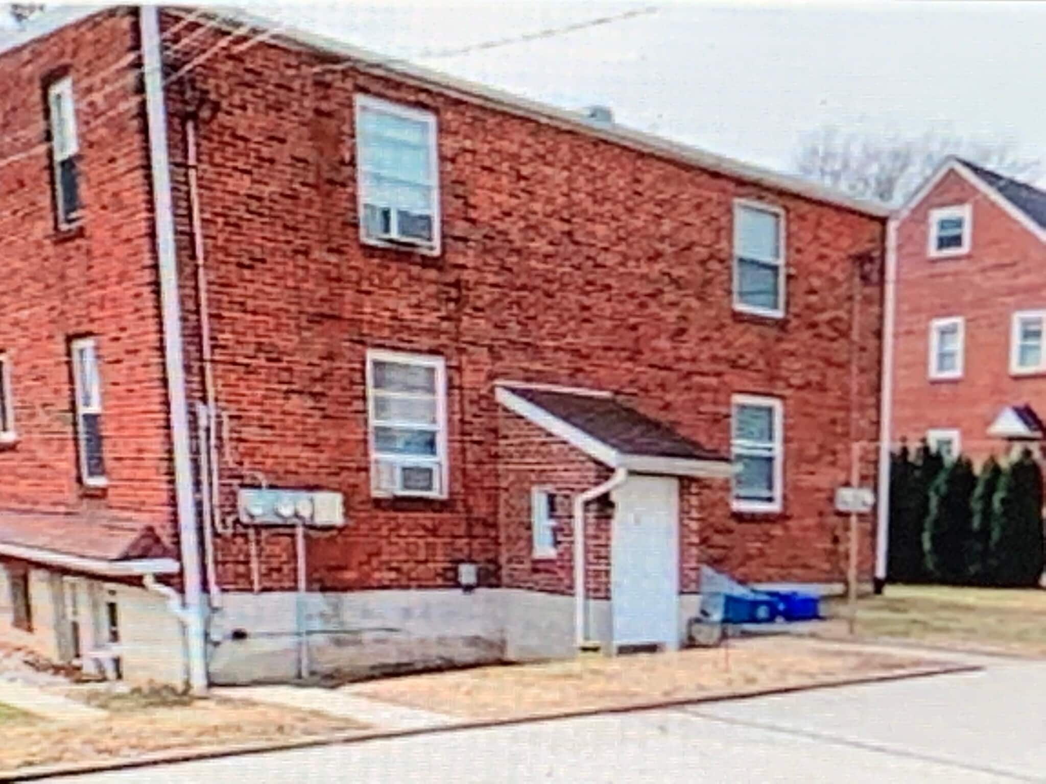 Building Photo - 238 E 11th Ave