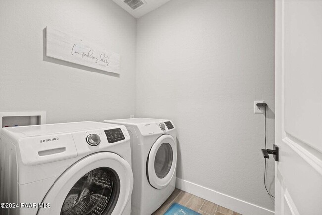 Building Photo - 6893 Killdeer Trl