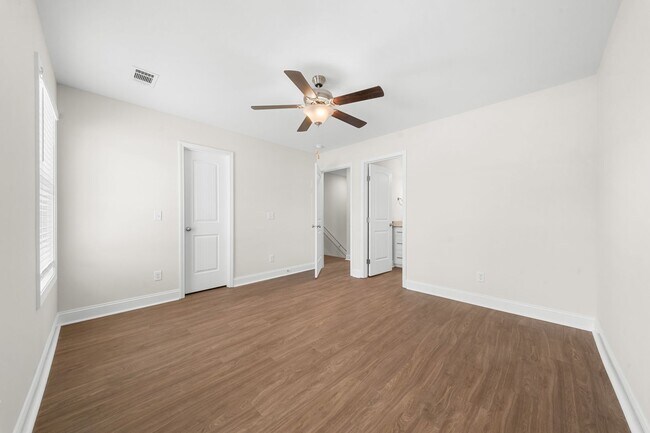Building Photo - 102 Skye Dr